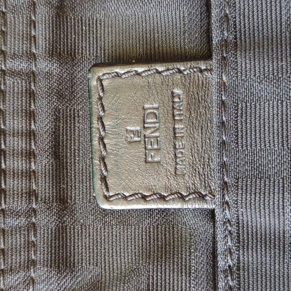 Vintage Unisex Authentic Fendi Shoulder or Crossbody bag - Picture 5 of 10